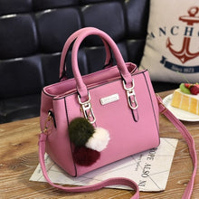Load image into Gallery viewer, women hairball hand bag