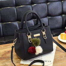 Load image into Gallery viewer, women hairball hand bag