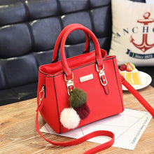 Load image into Gallery viewer, women hairball hand bag